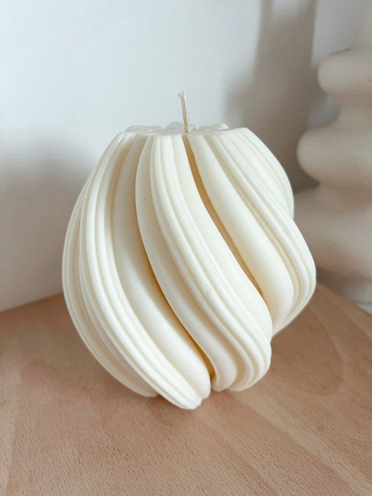 Unique Bazar: Artisanal Wave Twisted Candle Small