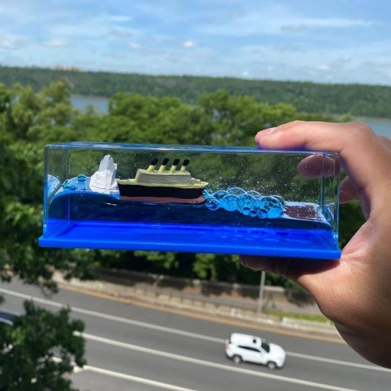 Titanic Decorative Liquid Wave Cruise Ship